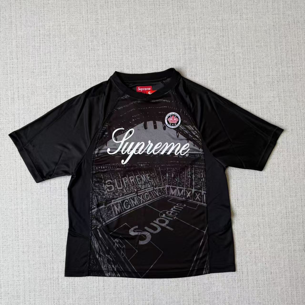 Supreme Tshirt